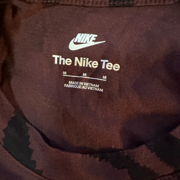 Like new Nike T-shirt with Japanese lettering on the logo - Picture 3 of 3